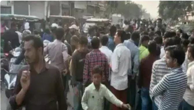 UP : प्रयागराज में साइकिल पर बम लेकर जा रहे थे दो युवक, अचानक हुआ ब्लास्ट और एक की चली गई…