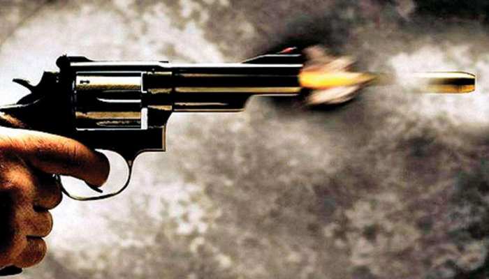 CRIME : 22 राउंड फायरिंग की आवाज से गूंजी दिल्ली, एनकाउंटर के बाद दो शार्प शूटरों को पुलिस ने किया…
