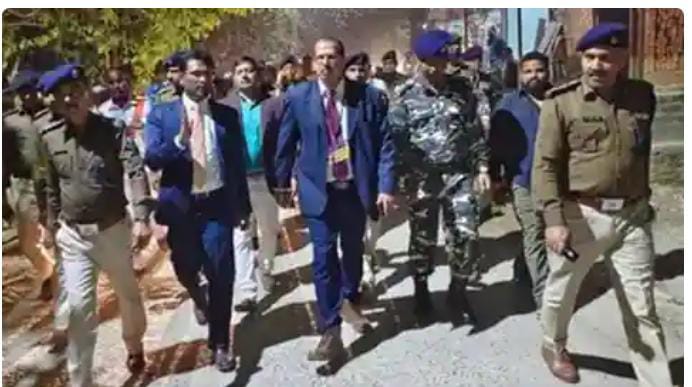 BIHAR : अचानक अधिकारियों के साथ इंडो नेपाल बॉर्डर पर पहुंचे मद्य निषेध विभाग के अपर मुख्य सचिव, लिया…