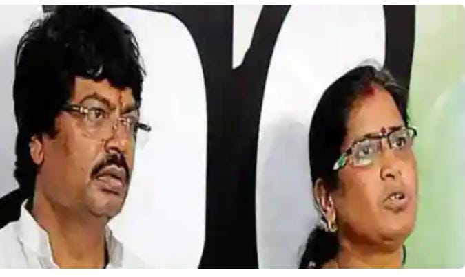 JHARKHAND : हजारीबाग के चिरूडीह गोलीकांड में पूर्व मंत्री योगेंद्र साव और पत्नी निर्मला देवी को कोर्ट ने ठहराया दोषी, 24 मार्च को होगा…