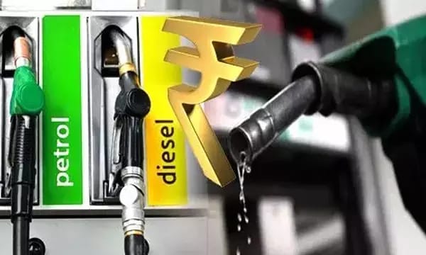 GIFT OF PRICE HIKE : 1 दिन के गैप के बाद फिर बढ़ गया पेट्रोल-डीजल का दाम, रांची में पेट्रोल ₹100 पार