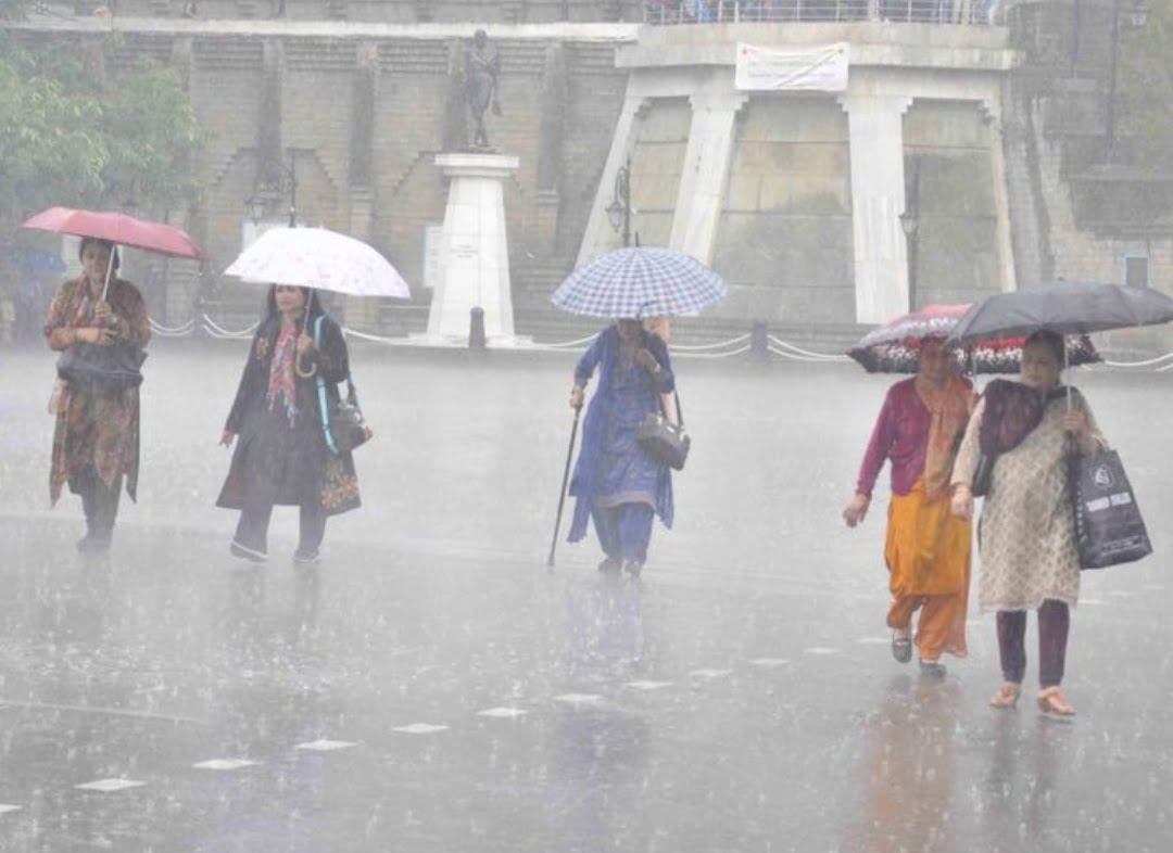 DISASTER : असम में तूफान से 4 महिलाओं समेत सात लोगों की मौत, राज्य के कई जिलों में भारी नुकसान