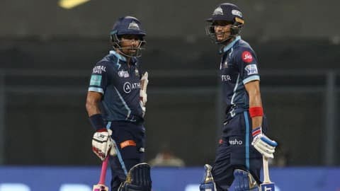IPL 2022 : लास्ट ओवर में राशिद के 3 शानदार छक्के, गुजरात टाइटंस में सनराइजर्स हैदराबाद 5 विकेट से हराया…