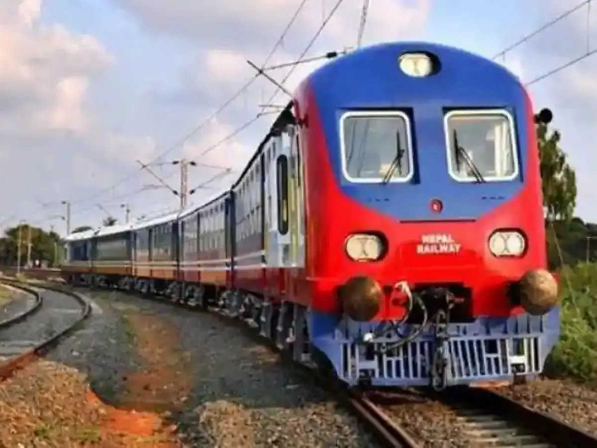 TRAIN FACILITIES : हटिया-दुर्ग को नागपुर और रांची-बनारस एक्सप्रेस ट्रेन को लखनऊ तक चलाने की है योजना, रेलवे को भेजा गया प्रस्ताव…
