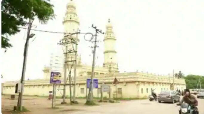 सियासत बोल रही है : टीपू सुल्तान के जमाने में बनी इस मस्जिद में भी पूजा करने की उठी आवाज, हिंदू संगठनों ने…