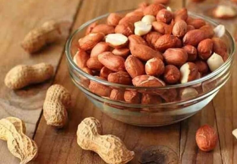 Know About Peanuts : संभालिए, आज जानिए किन लोगों को नहीं खाना चाहिए मूंगफली…