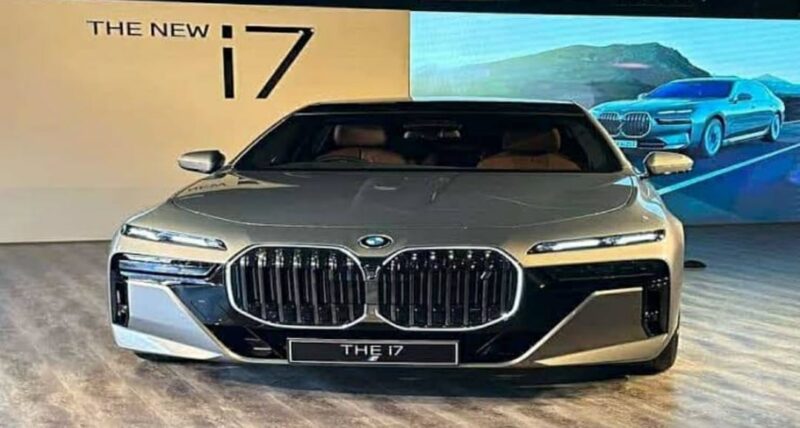 Grand Car, Status Symbol : न्यू BMW 7 सीरीज इंडिया में लॉन्च, जानिए इस कार का प्राइस और फीचर्स