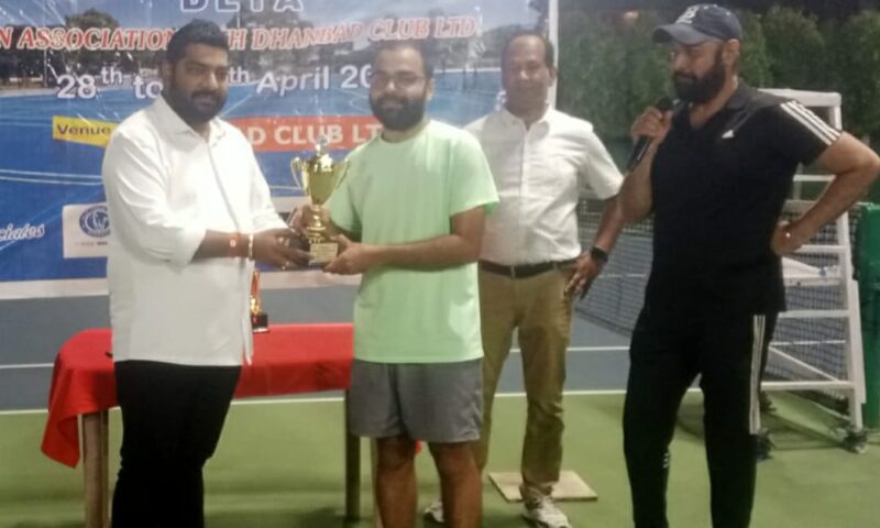 Dhanbad: आकाश ने जीता टेनिस का एकल खिताब, रोहित व रविजीत की जोड़ी को युगल खिताब