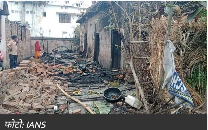 Tragic : …और आग की तेज लपटों में झुलस कर 4 बच्चियों ने तोड़ा दम, घर से निकल कर बाहर जाने का नहीं मिला…