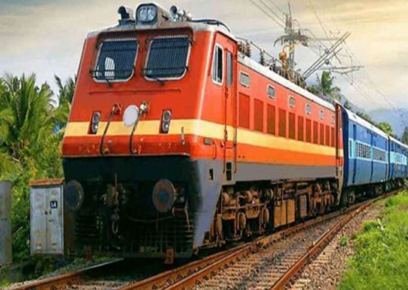 Odisha Train Accident : हादसेवाली साइट पर 51 घंटे बाद गुजरी पहली ट्रेन, अप और डाउन लाइन में ट्रेन सेवाएं शुरू