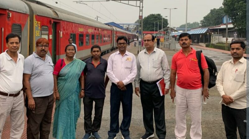 Indian Railway : पेंशन अधिकार महारैली” रामलीला मैदान दिल्ली में 10 अगस्त को, ईसीआरकेयू के बैनर तले रेलकर्मी दिल्ली रवाना
