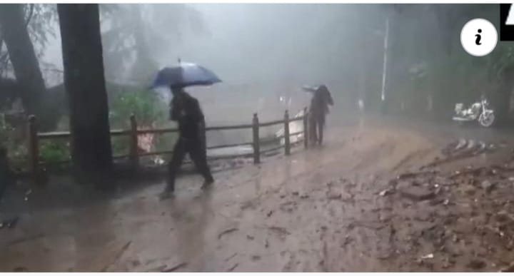 Landslide : घनघोर बारिश के कारण लैंडस्लाइड व पेड़ गिरने से सारे मार्ग…