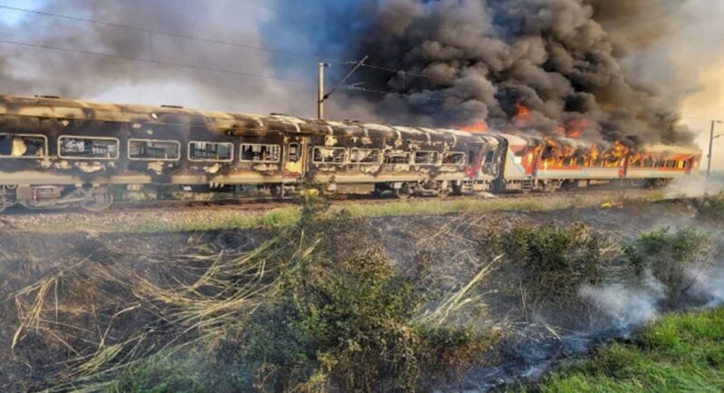 फिरोजपुर छावनी से मध्यप्रदेश जाने वाली पातालकोट एक्सप्रेस ट्रेन के दो डिब्बो लगी आग, कई यात्री घायल