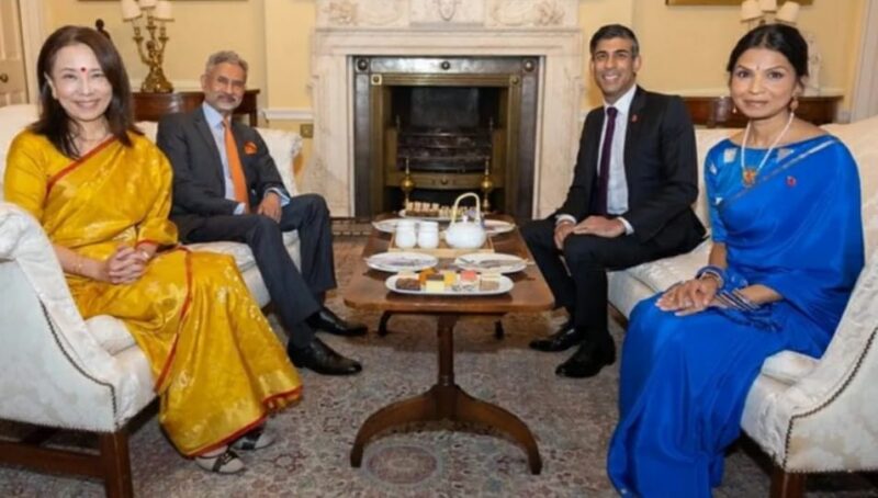 International : जयशंकर ने ब्रिटिश पीएम को दिया खास तोहफा, विराट कोहली से है सीधा कोनेक्शन