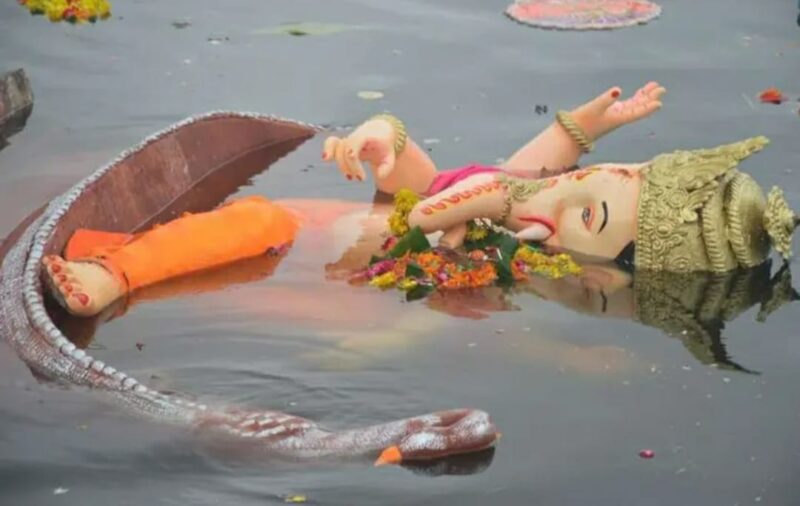 दीपावली में पूजन के बाद लक्ष्मी-गणेश की मूर्ति का क्या करना चाहिए? भूलकर भी नहीं करना चाहिए ऐसा 