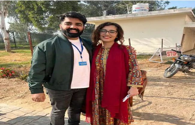 सरहद पार का प्यार: पाकिस्तानी युवती कोलकाता के उद्यमी के बेटे से शादी करने भारत पहुंची, अटारी बॉर्डर पर भावी ससुरालियों ने ढोल की थाप पर किया स्वागत