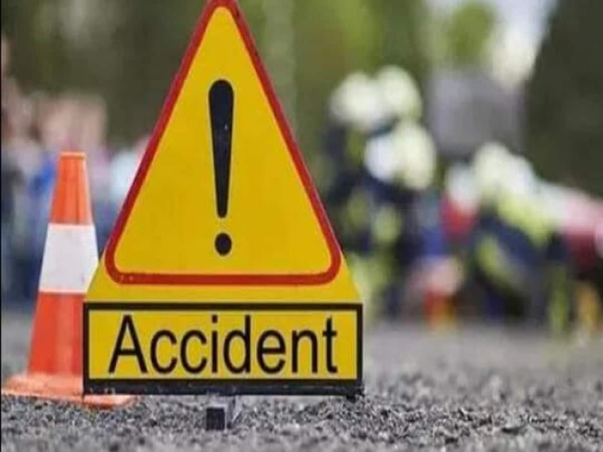 Accident : एक्सप्रेस-वे पर वाहन का इंतजार कर रहे 09 लोगों को कार ने रौंदा, 03 की मौत, छह घायल