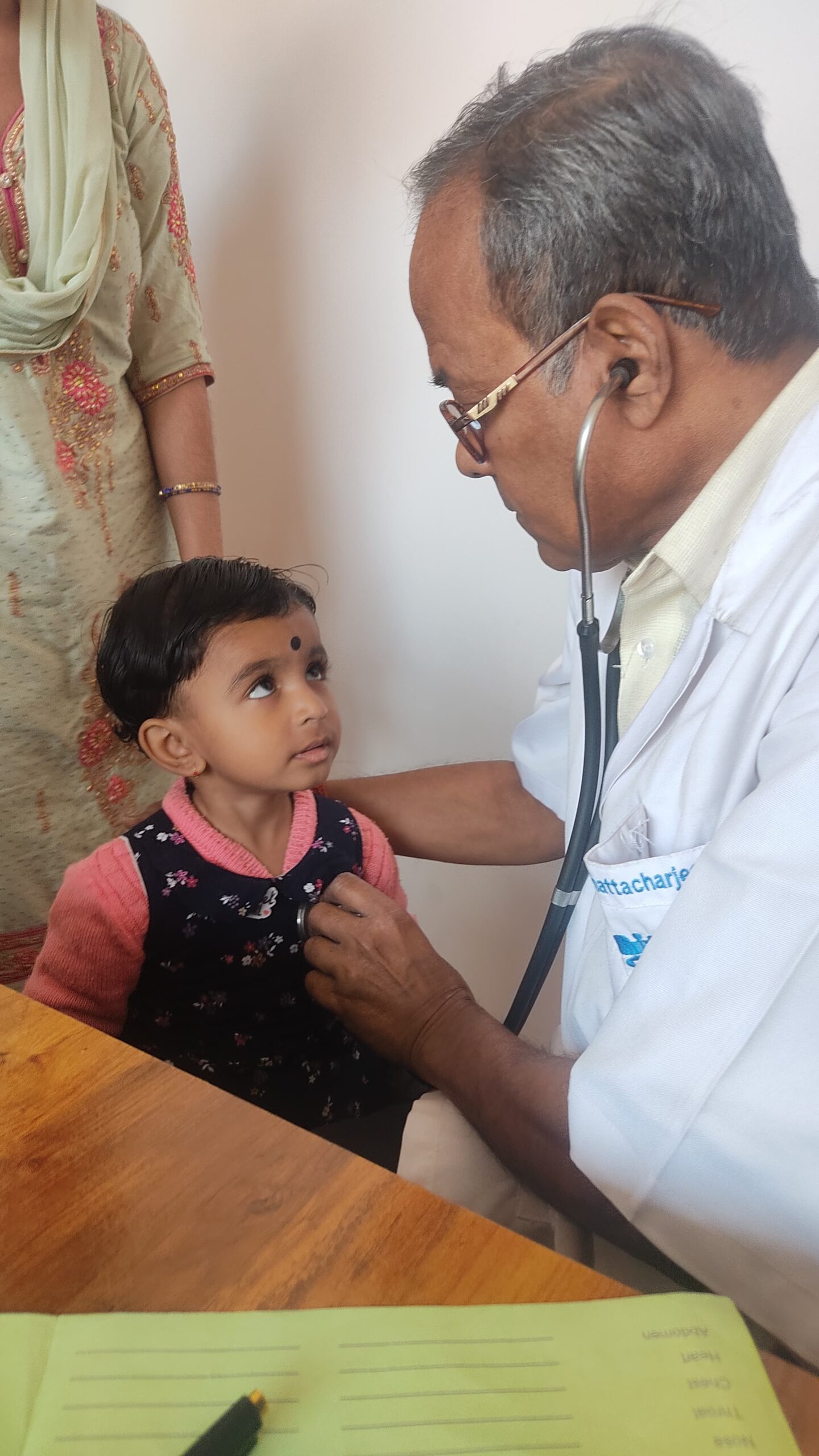 Jamshedpur: साईं स्मार्ट जूनियर स्कूल में डॉक्टर्स ने की बच्चों की स्वास्थ्य जांच 
