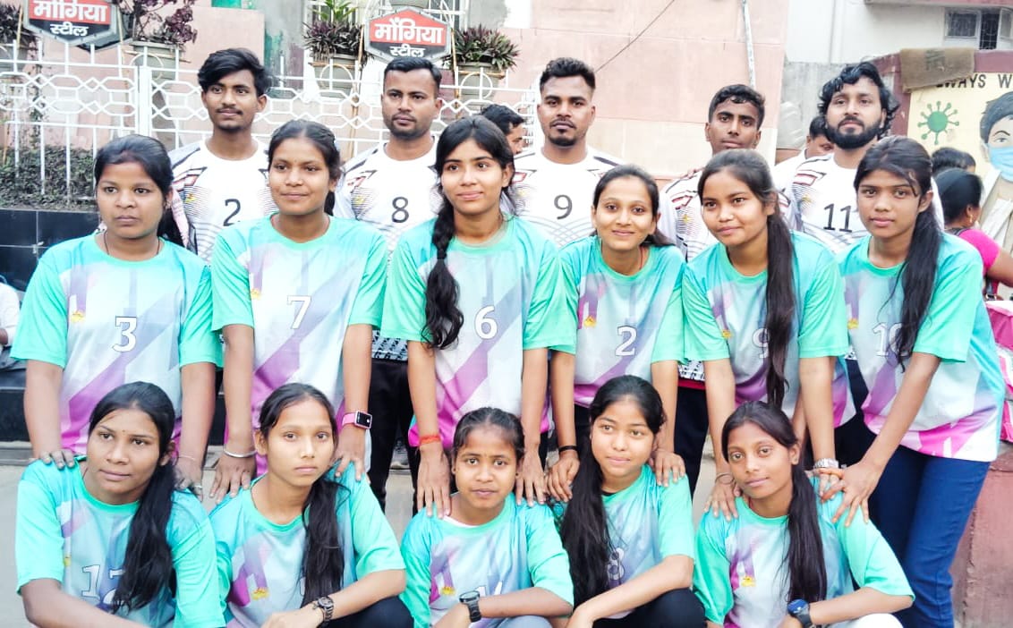 Dhanbad: राष्ट्रीय डोजबॉल चैंपियनशिप के लिए झारखंड टीम पंजाब रवाना