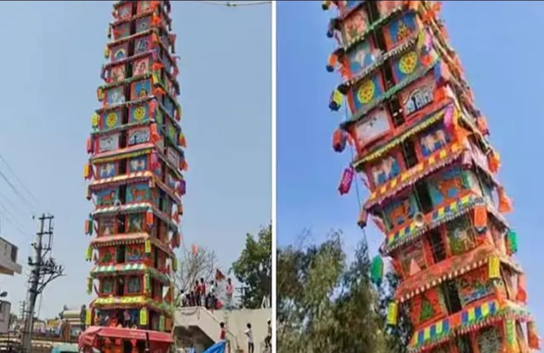 हुस्कुर मद्दुरम्मा मंदिर के वार्षिक मेले में 120 फुट ऊंचा मंदिर का रथ ढहा,बाल बाल बचे श्रद्धालु