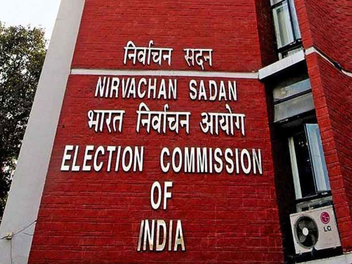 चुनाव आयोग ने भाजपा और कांग्रेस को प्रधानमंत्री मोदी और राहुल के बयान पर जारी की नोटिस