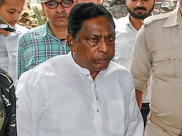 अब जाकर टेंडर घोटाले के आरोपी मंत्री आलमगीर आलम ने किया रिजाइन, जल्द होगा नए मंत्री पर निर्णय