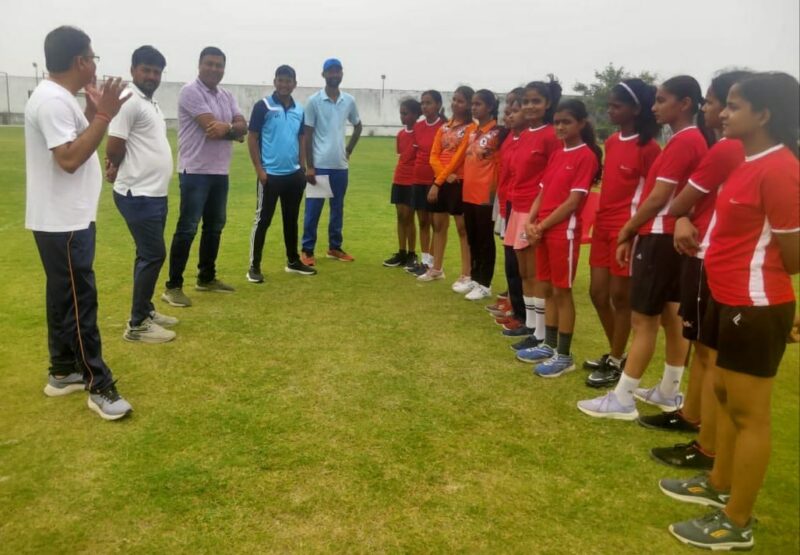 स्टेट चैंपियनशिप में भाग लेने को आज रवाना होगी पूर्वी चंपारण की सब जूनियर बालिका हैंडबॉल टीम