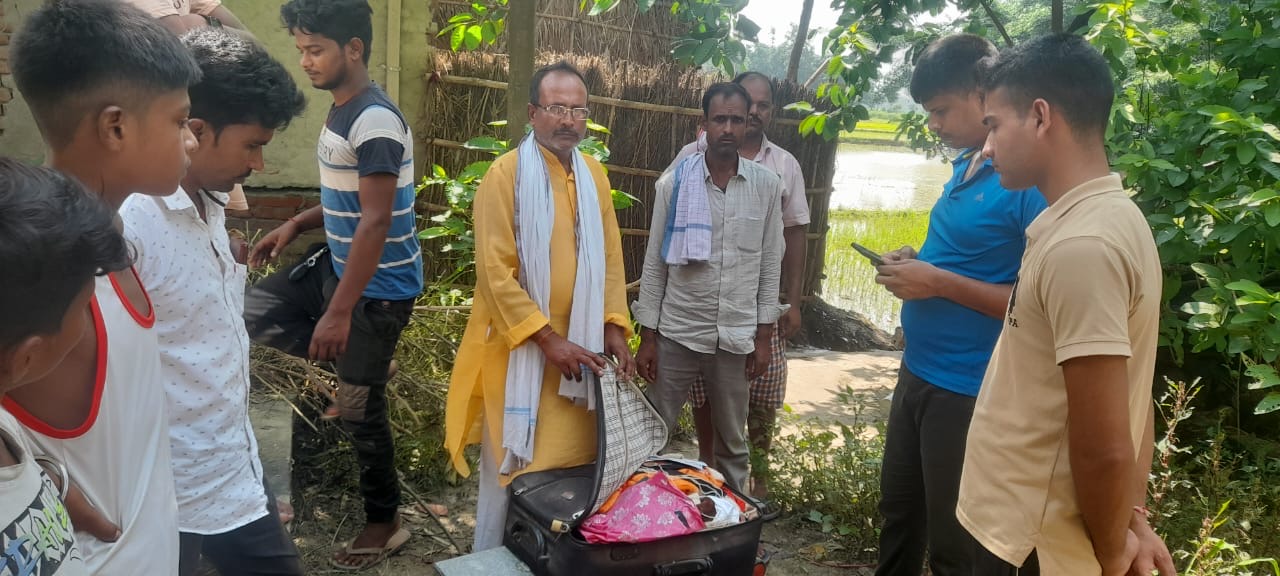 मोतिहारी में अज्ञात चोरों ने आभूषण, नकदी समेत लाखों रुपए का सामान समेटा