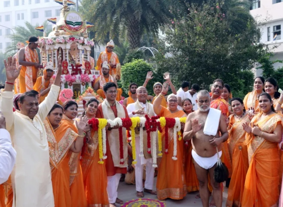 कर्मयोगी क्षुल्लकरत्न 105 श्री समर्पणसागर जी महाराज का मिला सानिध्य निकली श्रीजी की भव्य रथयात्रा