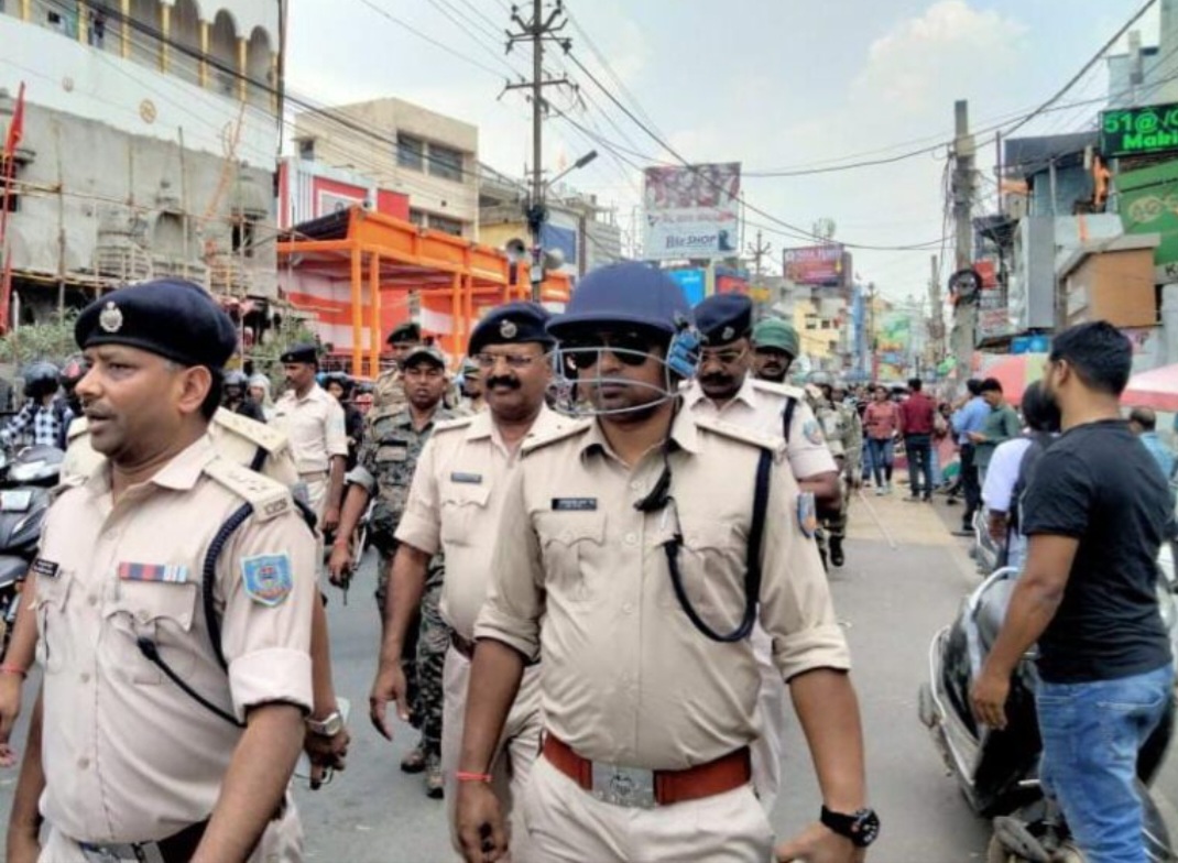 सुरक्षा के पुख्ता इंतजाम, रांची पुलिस ने निकाला फ्लैग मार्च