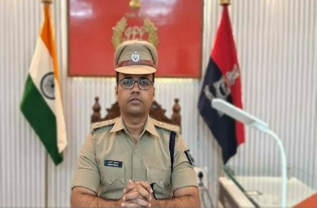 सुगौली पहुंचे पुलिस कप्तान, शराब तस्करों पर नकेल कसने का दिया निर्देश