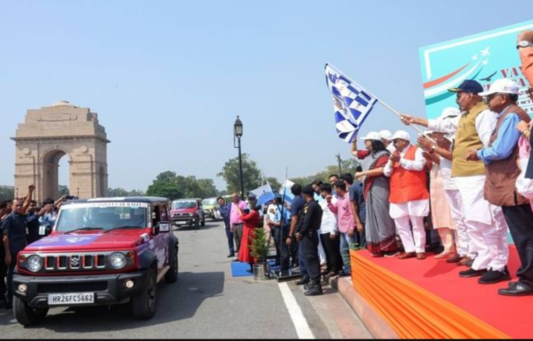 रक्षा मंत्री ने ‘वायु वीर विजेता’ कार रैली को किया रवाना, सात हजार किमी की दूरी करेगी पूरी