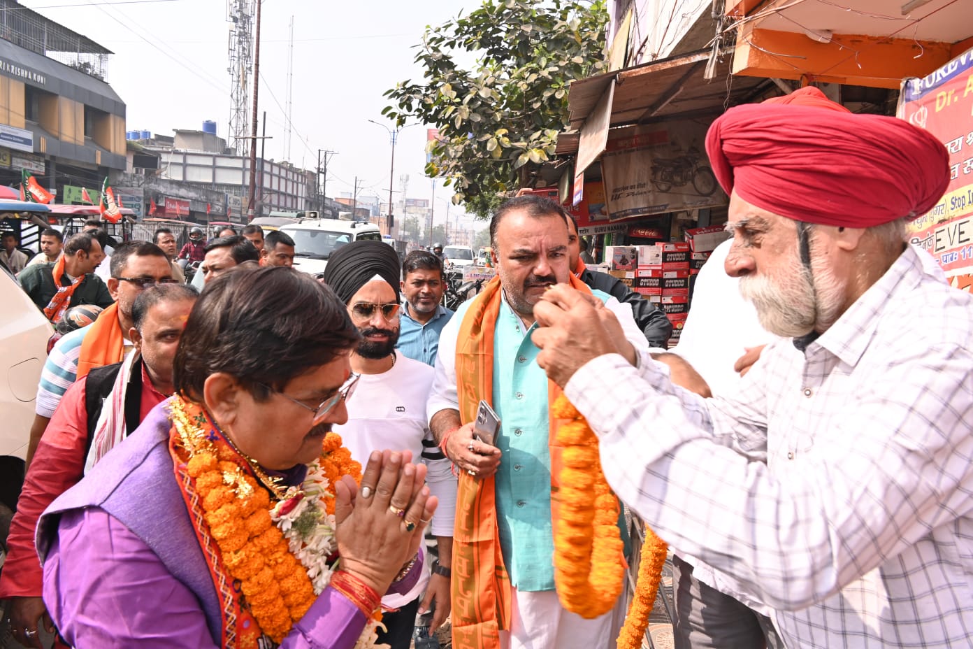 भाजपा प्रत्याशी राज सिन्हा ने चलाया जनसंपर्क अभियान