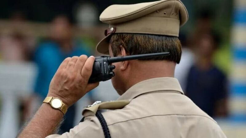 गाजीपुर में एसपी समेत 18 पुलिसवालों पर केस, जानें क्या है पूरा मामला