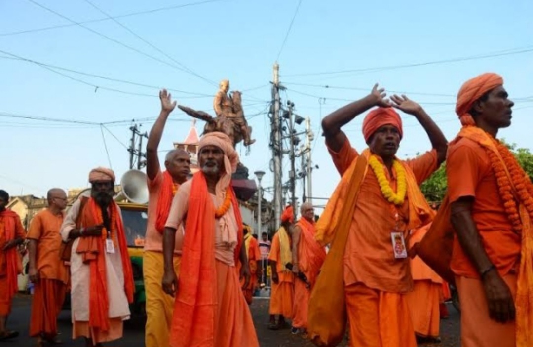 भारत-बांग्लादेश सीमा पर सैकड़ों हिन्दू साधु-संतों का प्रदर्शन