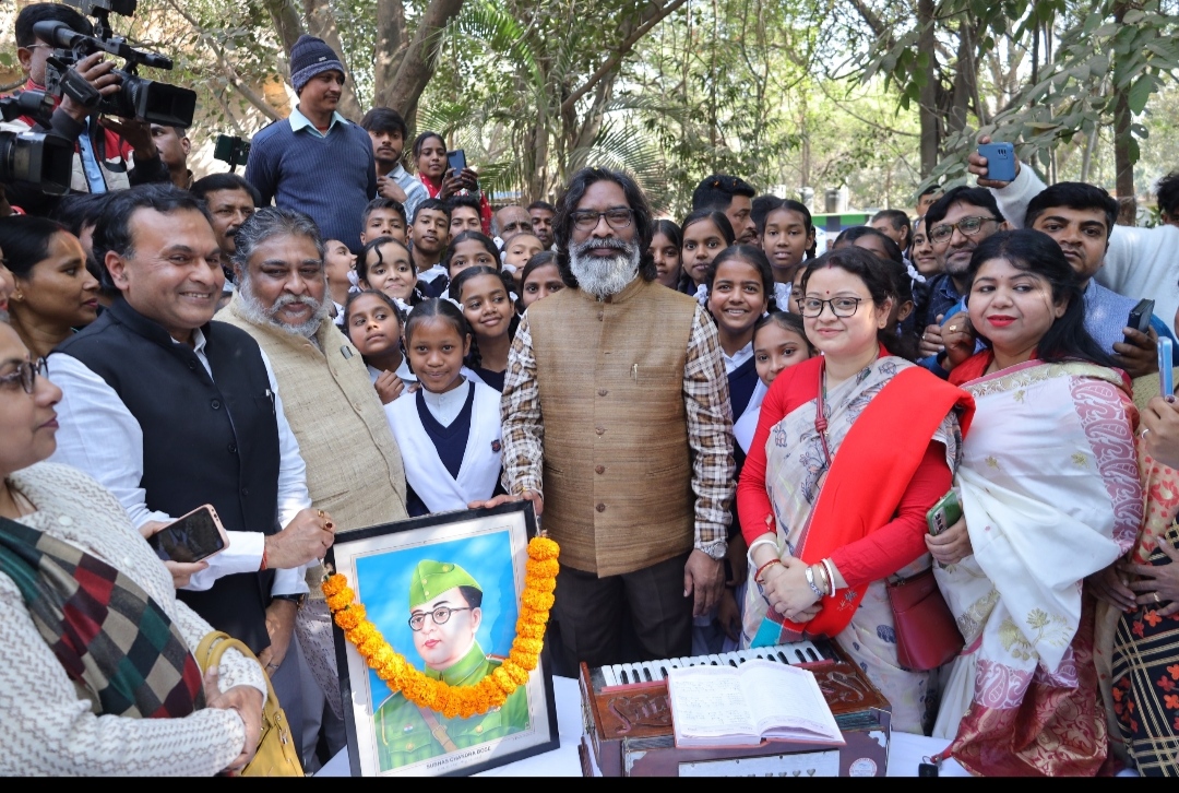 128 वीं जयंती पर नेताजी सुभाष चंद्र बोस को मुख्यमंत्री हेमन्त सोरेन ने किया नमन, दी श्रद्धांजलि