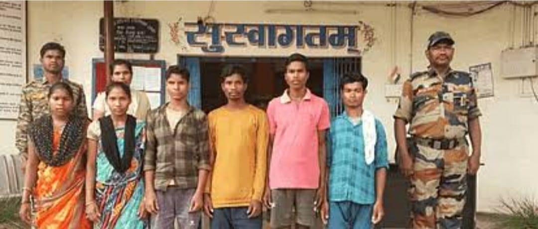 छत्तीसगढ़ में तीन अलग-अलग थाना क्षेत्र से दो इनामी सहित 22 नक्सली गिरफ्तार