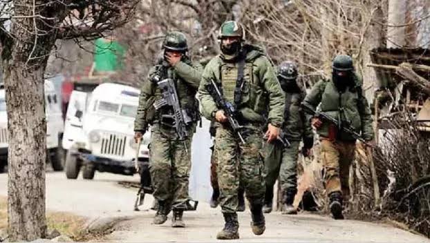 सीआईके ने कश्मीर में कई स्थानों पर छापे मारे, आपत्तिजनक सामग्री और डिजिटल डिवाइस जब्त