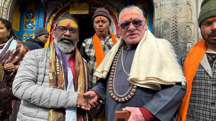 झारखंड के मुख्यमंत्री हेमंत सोरेन ने परिवार संग बाबा केदारनाथ के किए दर्शन