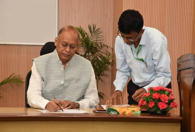 पूर्व रक्षा सचिव अजय कुमार ने यूपीएससी के अध्यक्ष का पदभार संभाला