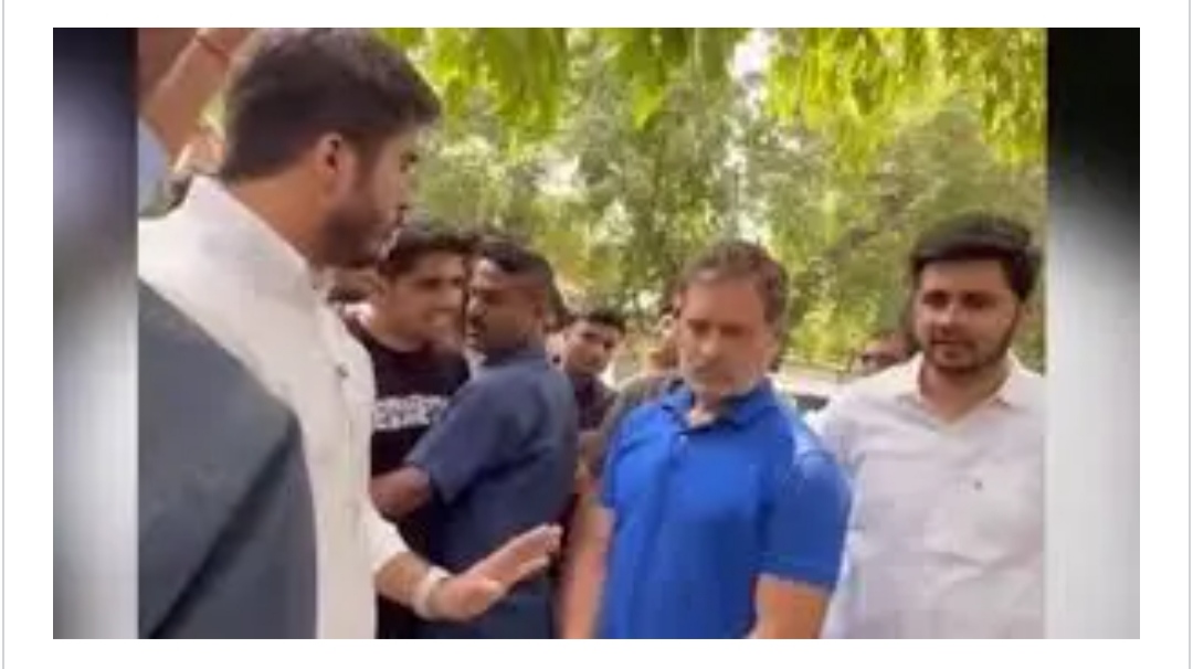 राहुल गांधी ने दिल्ली विश्वविद्यालय में छात्रों से किया संवाद
