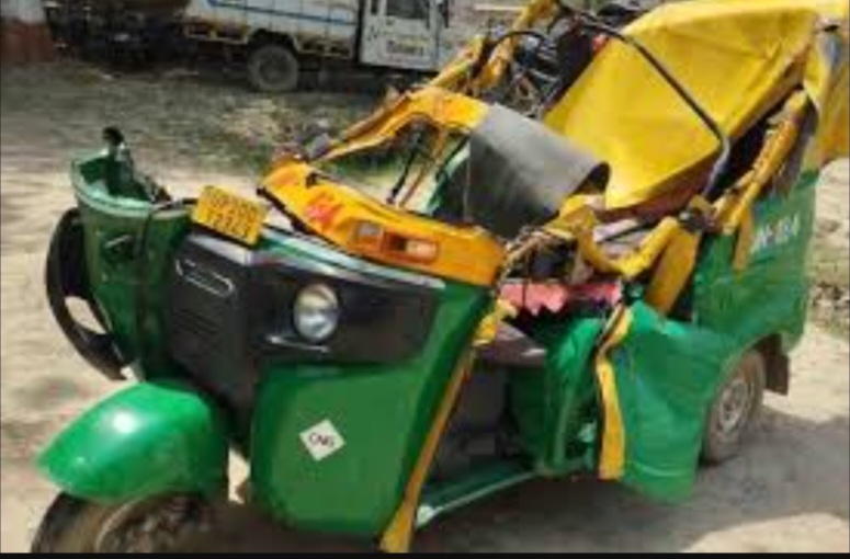 उत्तर प्रदेश में हुए सड़क हादसे में 16 लोगों की मौत, कई घायल