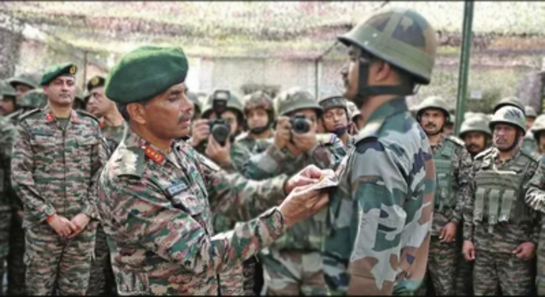 पश्चिमी कमान के सेना कमांडर का जम्मू और सांबा में दौरा, सैनिकों की वीरता को सराहा