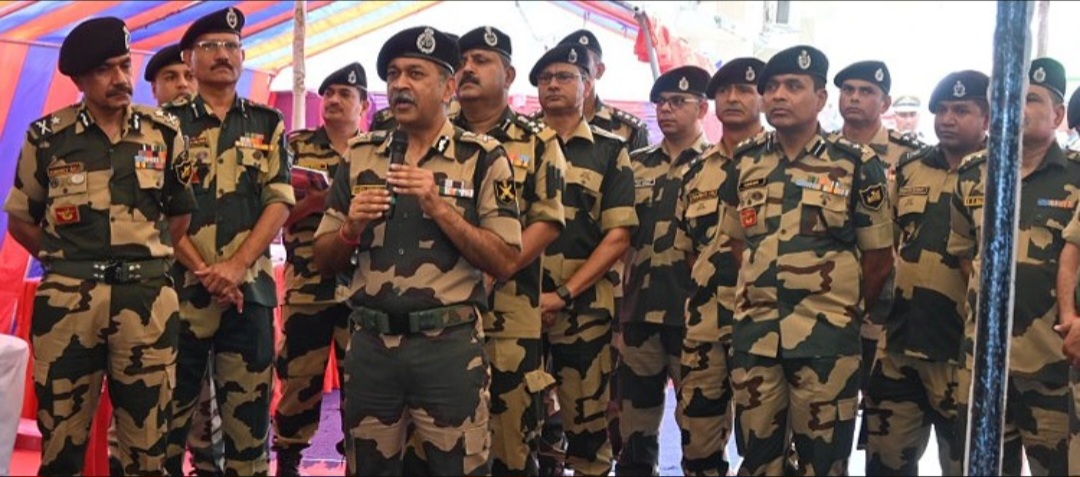 एडीजी बीएसएफ (पूर्वी कमान) ने की भारत-बांग्लादेश अंतरराष्ट्रीय सीमा पर सांक्रियात्मक तैयारी की समीक्षा
