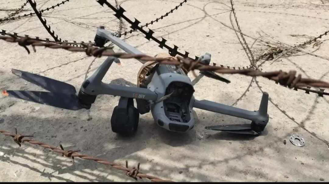 बीएसएफ ने पकड़ा पाकिस्तानी घुसपैठिया, दो ड्रोन बरामद