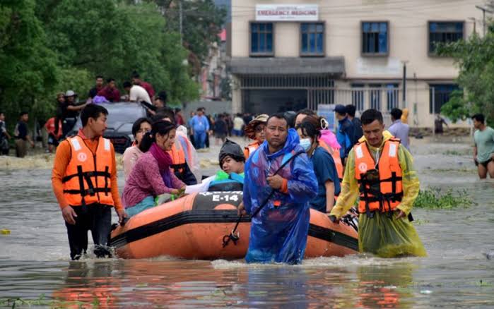 असम में बाढ़ से 22 जिले प्रभावित, ब्रह्मपुत्र समेत 15 नदियां खतरे के निशान से ऊपर