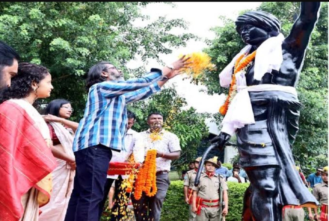 मुख्यमंत्री ने धरती आबा बिरसा मुंडा को अर्पित की श्रद्धांजलि