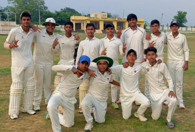 डीसीए इंटर कोचिंग कैंप अंडर 16 क्रिकेट : धनबाद क्रिकेट कोचिंग कैंप व आर एन एमसीए फाइनल में 