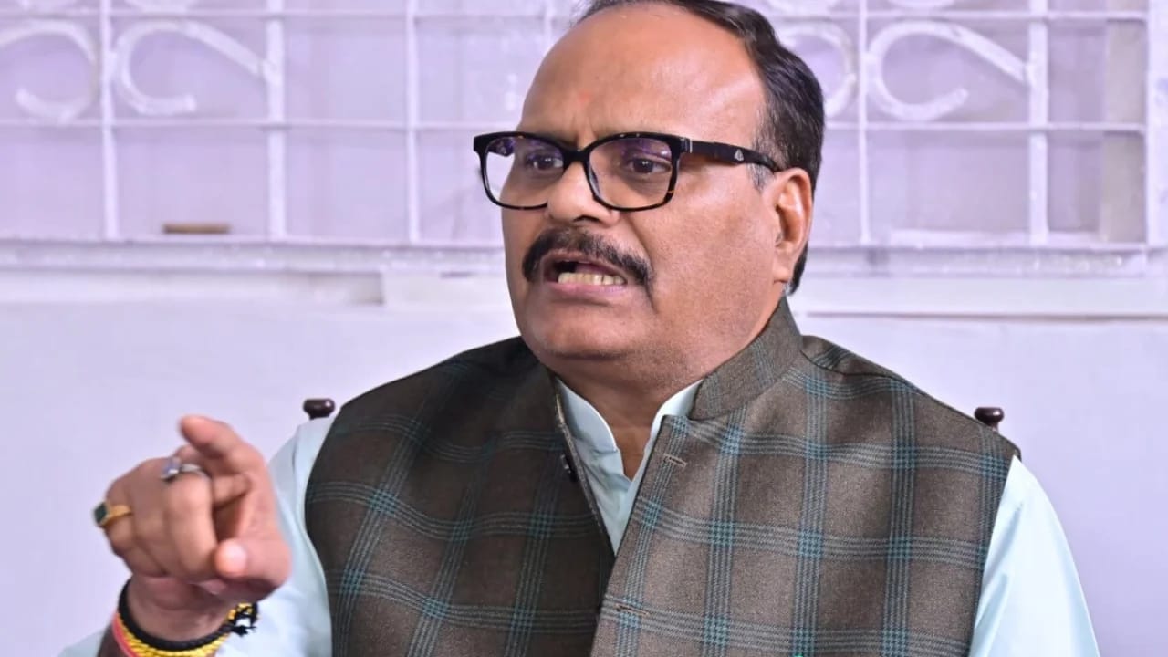 पांच डॉक्टर होंगे बर्खास्त, डिप्टी सीएम ब्रजेश पाठक ने प्रमुख सचिव को कार्रवाई के दिए निर्देश