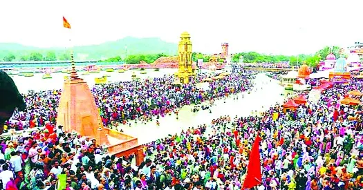 हरिद्वार में गंगा दशहरा पर हरकी पैड़ी में उमड़ा श्रद्धालुओं का सैलाब, हजारों ने लगायी पुण्य की डुबकी